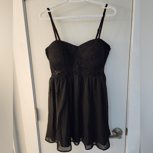 Short Black lace dress Material Girl size L - Picture 2 of 5